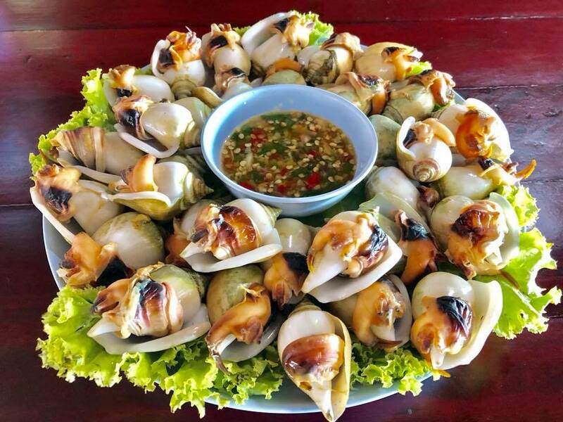 รวม 12 ร้านอาหารทะเลระยอง ร้านติดทะเล บรรยากาศชิลๆ พิกัดเด็ดที่น่าตามไปชิม!