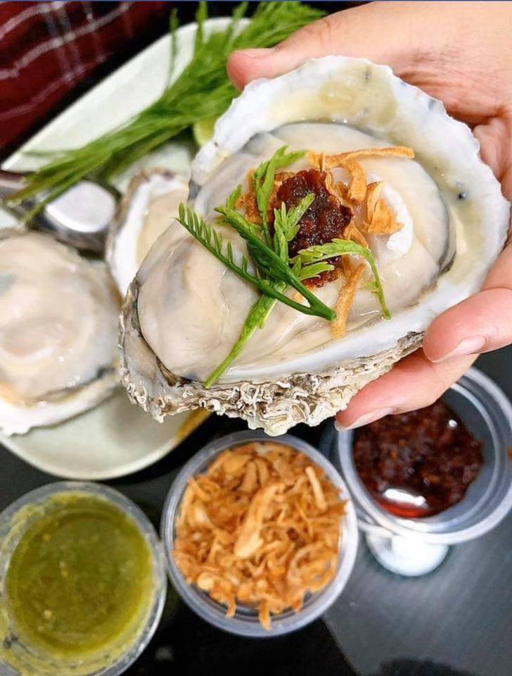 รวม 12 ร้านอาหารทะเลระยอง ร้านติดทะเล บรรยากาศชิลๆ พิกัดเด็ดที่น่าตามไปชิม!