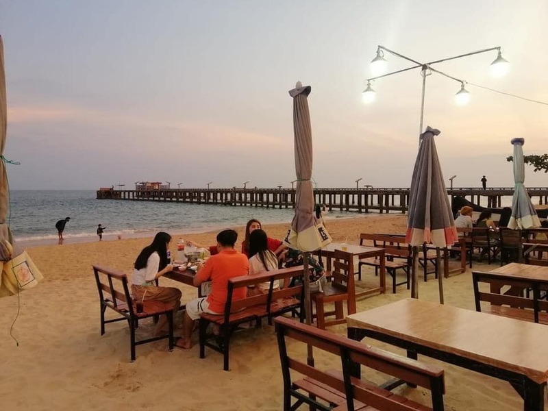 รวม 12 ร้านอาหารทะเลระยอง ร้านติดทะเล บรรยากาศชิลๆ พิกัดเด็ดที่น่าตามไปชิม!