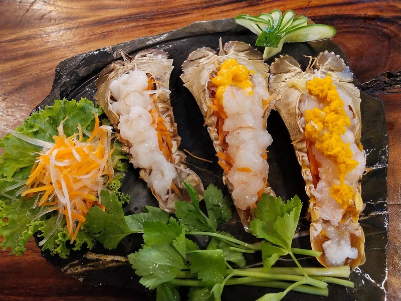 รวม 12 ร้านอาหารทะเลระยอง ร้านติดทะเล บรรยากาศชิลๆ พิกัดเด็ดที่น่าตามไปชิม!