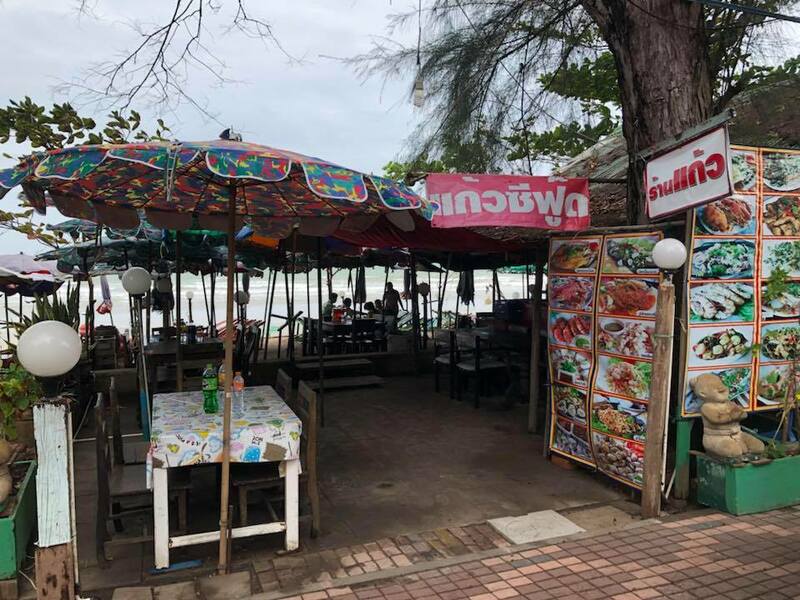 รวม 12 ร้านอาหารทะเลระยอง ร้านติดทะเล บรรยากาศชิลๆ พิกัดเด็ดที่น่าตามไปชิม!