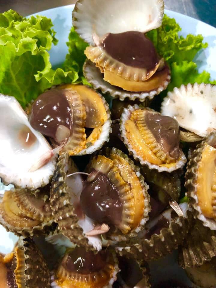 รวม 12 ร้านอาหารทะเลระยอง ร้านติดทะเล บรรยากาศชิลๆ พิกัดเด็ดที่น่าตามไปชิม!