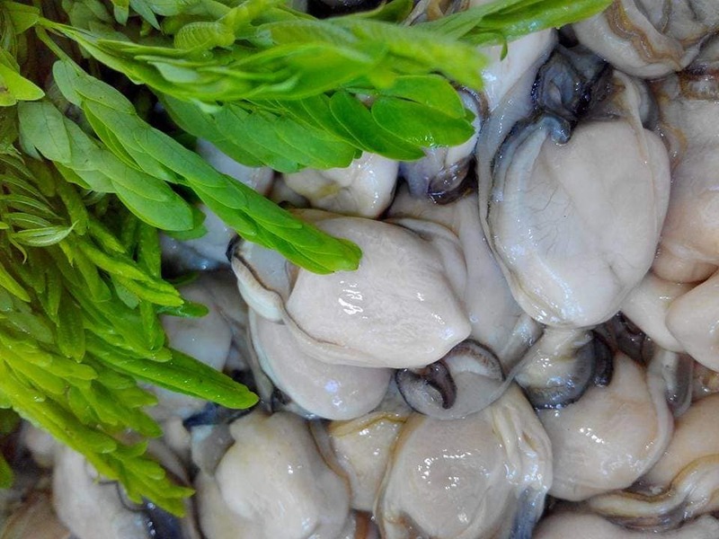 รวม 12 ร้านอาหารทะเลระยอง ร้านติดทะเล บรรยากาศชิลๆ พิกัดเด็ดที่น่าตามไปชิม!