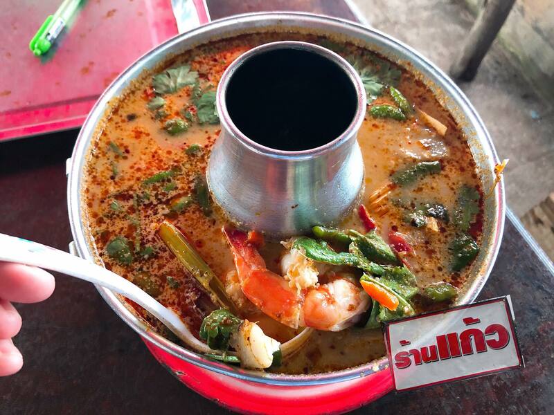 รวม 12 ร้านอาหารทะเลระยอง ร้านติดทะเล บรรยากาศชิลๆ พิกัดเด็ดที่น่าตามไปชิม!