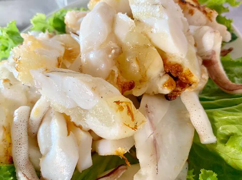 รวม 12 ร้านอาหารทะเลระยอง ร้านติดทะเล บรรยากาศชิลๆ พิกัดเด็ดที่น่าตามไปชิม!