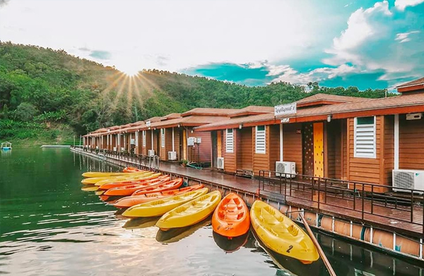 top 14+ ที่พักกาญจนบุรี 2567 ใกล้น้ำตกเอราวัณ วิวสวย ราคาถูกและดี