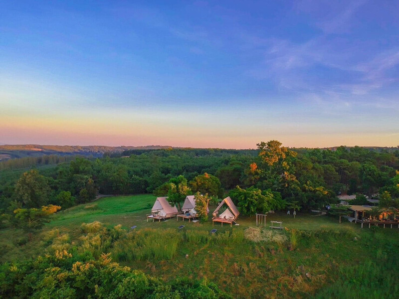 top 10+ ที่พักเนินมะปราง 2567 ที่พักบ้านมุง พิษณุโลก บรรยากาศดี ชมวิวภูเขาหินปูน