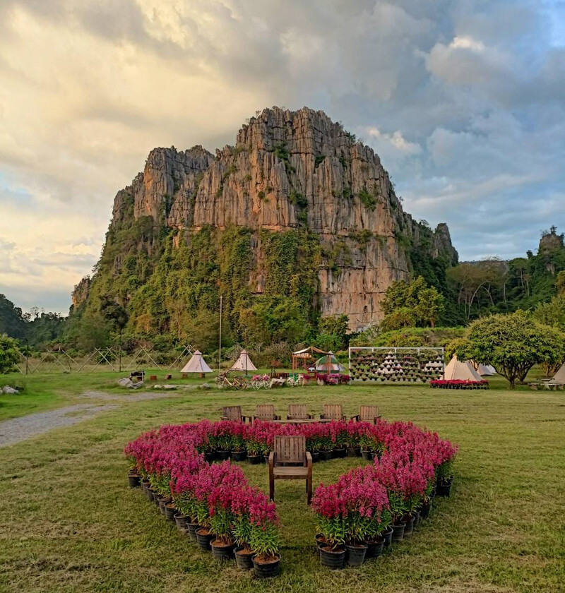 top 10+ ที่พักเนินมะปราง 2567 ที่พักบ้านมุง พิษณุโลก บรรยากาศดี ชมวิวภูเขาหินปูน