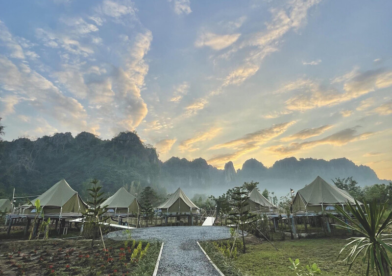 top 10+ ที่พักเนินมะปราง 2567 ที่พักบ้านมุง พิษณุโลก บรรยากาศดี ชมวิวภูเขาหินปูน