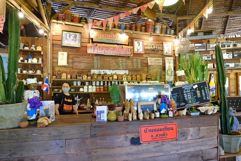 alpaca hill, camping field สวนผึ้ง, coro field, highland สวนผึ้ง, moai coffee, new land สวนผึ้ง, the camping field, the scenery vintage farm, veneto, veneto สวนผึ้ง, จุดชมวิวห้วยคอกหมู, จุดชมวิวเขากระโจม, ชิราคาวาโกะ คาเฟ่, ชิราคาวาโกะ สวนผึ้ง, ตลาดห้วยน้ำใส, ตลาดเช้าริมธาร, ตลาดเช้าริมธาร สวนผึ้ง, ตลาดโอ๊ะป่อย, ที่เที่ยวสวนผึ้ง, ที่เที่ยวสวนผึ้ง 2023, ที่เที่ยวสวนผึ้ง 2024, ที่เที่ยวสวนผึ้ง 2567, ธารน้ำร้อนบ่อคลึง, น้ำตกเก้าชั้น, น้ำตกเก้าโจน, นิวแลนด์ สวนผึ้ง, บ้านมอญห้วยน้ำใส, บ้านหอมเทียน, ราชบุรี, วอเตอร์ปาร์ค สวนผึ้ง, สวนป่าสิริกิตติ์, สวนผึ้ง, สวนผึ้งไฮแลนด์, สวนเลม่อน พสุธารา, สวนเลม่อน สวนผึ้ง, ห้วยคอกหมู, อัลปาก้า ฮิลล์, เขากระโจม, เดอะ ซีนเนอร์รี่ วินเทจ ฟาร์ม, เดอะรีสอร์ท วอเตอร์ปาร์ค, เที่ยวสวนผึ้ง, เที่ยวสวนผึ้ง 2024, เที่ยวสวนผึ้ง 2567, เวเนโต้ สวนผึ้ง, แก่งส้มแมว, โคโร่ ฟิลด์, โมไอ สวนผึ้ง, ไร่องุ่นมีสุข, ไร่องุ่นมีสุข สวนผึ้ง, top 20+ ที่เที่ยวสวนผึ้ง [กรกฎาคม 2024] สัมผัสธรรมชาติ ท่ามกลางหุบเขา จังหวัดราชบุรี