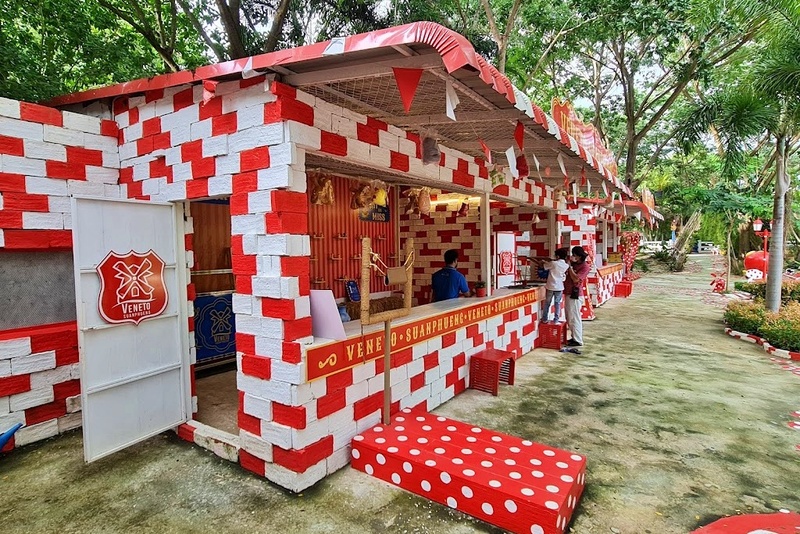 alpaca hill, camping field สวนผึ้ง, coro field, highland สวนผึ้ง, moai coffee, new land สวนผึ้ง, the camping field, the scenery vintage farm, veneto, veneto สวนผึ้ง, จุดชมวิวห้วยคอกหมู, จุดชมวิวเขากระโจม, ชิราคาวาโกะ คาเฟ่, ชิราคาวาโกะ สวนผึ้ง, ตลาดห้วยน้ำใส, ตลาดเช้าริมธาร, ตลาดเช้าริมธาร สวนผึ้ง, ตลาดโอ๊ะป่อย, ที่เที่ยวสวนผึ้ง, ที่เที่ยวสวนผึ้ง 2023, ที่เที่ยวสวนผึ้ง 2024, ที่เที่ยวสวนผึ้ง 2567, ธารน้ำร้อนบ่อคลึง, น้ำตกเก้าชั้น, น้ำตกเก้าโจน, นิวแลนด์ สวนผึ้ง, บ้านมอญห้วยน้ำใส, บ้านหอมเทียน, ราชบุรี, วอเตอร์ปาร์ค สวนผึ้ง, สวนป่าสิริกิตติ์, สวนผึ้ง, สวนผึ้งไฮแลนด์, สวนเลม่อน พสุธารา, สวนเลม่อน สวนผึ้ง, ห้วยคอกหมู, อัลปาก้า ฮิลล์, เขากระโจม, เดอะ ซีนเนอร์รี่ วินเทจ ฟาร์ม, เดอะรีสอร์ท วอเตอร์ปาร์ค, เที่ยวสวนผึ้ง, เที่ยวสวนผึ้ง 2024, เที่ยวสวนผึ้ง 2567, เวเนโต้ สวนผึ้ง, แก่งส้มแมว, โคโร่ ฟิลด์, โมไอ สวนผึ้ง, ไร่องุ่นมีสุข, ไร่องุ่นมีสุข สวนผึ้ง, top 20+ ที่เที่ยวสวนผึ้ง [กรกฎาคม 2024] สัมผัสธรรมชาติ ท่ามกลางหุบเขา จังหวัดราชบุรี