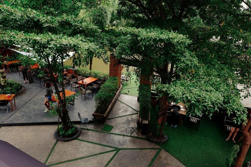 top 5+ คาเฟ่ริมน้ำในกรุงเทพ 2567 บรรยากาศเหมือนต่างจังหวัดเป๊ะเลย