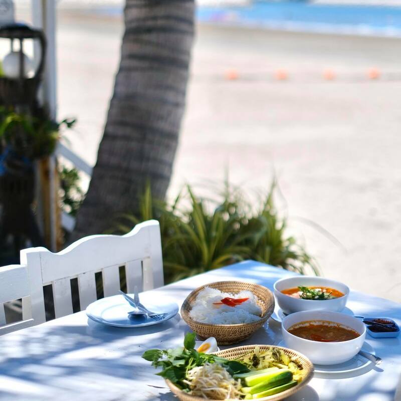 ร้านอาหารติดทะเล หัวหิน รวมร้านอาหารอร่อย บรรยากาศดีติดชายหาด ร้านเด็ดน่าแวะเมื่อมาประจวบฯ