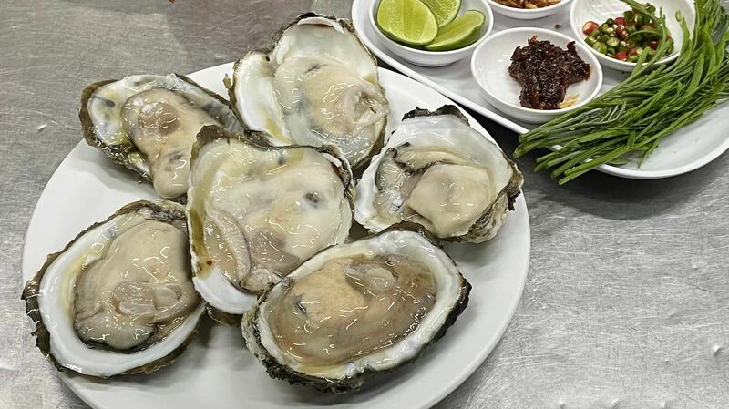 ร้านอาหารติดทะเล หัวหิน รวมร้านอาหารอร่อย บรรยากาศดีติดชายหาด ร้านเด็ดน่าแวะเมื่อมาประจวบฯ