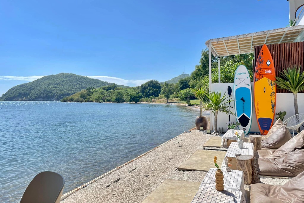 chill days, dharakiri, happy mind koh larn, koh larn villa resort, lareena resort koh larn, myth kohlarn, nomad resort, pause resort & bar, phan loft koh larn, radda sea house, sealey resort, suntosa resort, sweet box, sweet box bed and breakfast, sweet box เกาะล้าน, tawaen beach resort, tcvilla on beach, thandara kohlarn, the rest hotel, xanadu beach resort, กรีน ซีซั่น เกาะล้าน, กรีน ซีซั่น เฮาส์, ซันโตซา รีสอร์ท, ซานาดู บีช รีสอร์ท, ซานาดู บีช รีสอร์ท เกาะล้าน, ซีเล รีสอร์ท, ซีเลย์ รีสอร์ท, ดาราคีรี, ตาแหวน บีช รีสอร์ท, ทีซี วิลลา ออน บีช, ที่พักเกาะล้าน, ที่พักเกาะล้าน 2024, ที่พักเกาะล้าน 2567, ที่พักเกาะล้าน ติดทะเล, ที่พักเกาะล้าน ติดทะเล 2024, ที่พักเกาะล้าน ติดหาด, ที่พักเกาะล้าน แนะนำ, ที่พักเกาะล้านติดทะเล, ที่พักเกาะล้านติดทะเล 2567, ธันดารา, ธันดารา เกาะล้าน, บ้านริมน้ำ เกาะล้าน, พอส รีสอร์ท, พันลอฟท์ เกาะล้าน, ราชาวดี เกาะล้าน โซนมูนไลท์, ลารีน่า รีสอร์ท เกาะล้าน, วางเวลา, หาดตาแหวน, เกาะล้าน 2024, เกาะล้าน วิลลา รีสอร์ท, เช็คอิน รีสอร์ท เกาะล้าน, แฮปปี้ มายด์ เกาะล้าน, โนแมด รีสอร์ท, โนแมด รีสอร์ท เกาะล้าน, โรงแรมเดอะ เรสท์, top 30+ ที่พักเกาะล้าน [กรกฎาคม 2024] ติดทะเล พักผ่อนสุดชิลล์ ใกล้กรุงเทพฯ