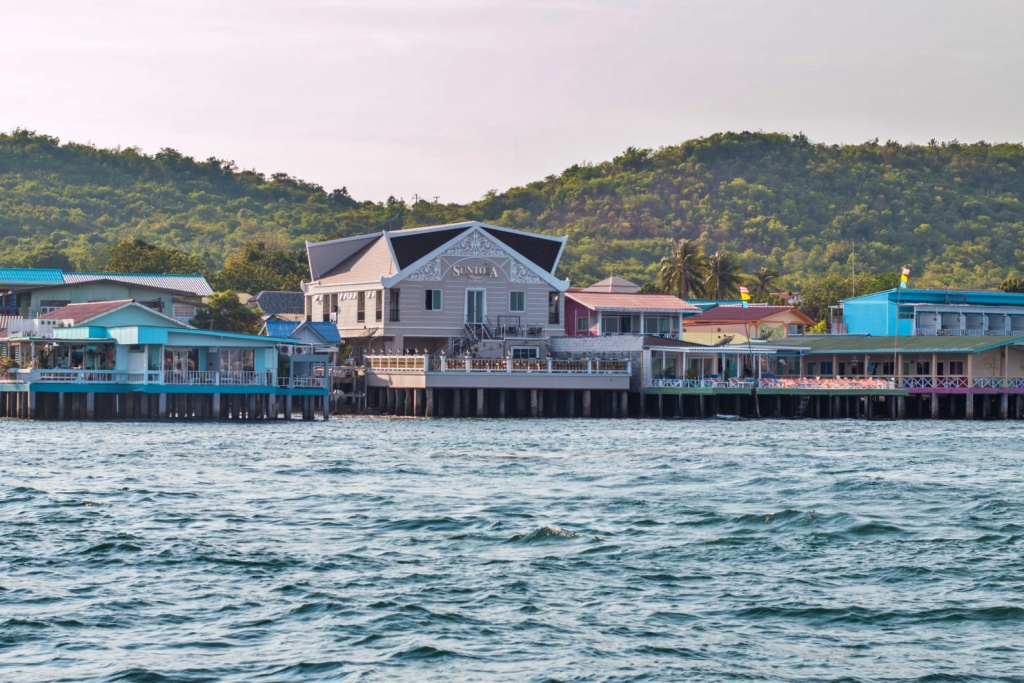 chill days, dharakiri, happy mind koh larn, koh larn villa resort, lareena resort koh larn, myth kohlarn, nomad resort, pause resort & bar, phan loft koh larn, radda sea house, sealey resort, suntosa resort, sweet box, sweet box bed and breakfast, sweet box เกาะล้าน, tawaen beach resort, tcvilla on beach, thandara kohlarn, the rest hotel, xanadu beach resort, กรีน ซีซั่น เกาะล้าน, กรีน ซีซั่น เฮาส์, ซันโตซา รีสอร์ท, ซานาดู บีช รีสอร์ท, ซานาดู บีช รีสอร์ท เกาะล้าน, ซีเล รีสอร์ท, ซีเลย์ รีสอร์ท, ดาราคีรี, ตาแหวน บีช รีสอร์ท, ทีซี วิลลา ออน บีช, ที่พักเกาะล้าน, ที่พักเกาะล้าน 2024, ที่พักเกาะล้าน 2567, ที่พักเกาะล้าน ติดทะเล, ที่พักเกาะล้าน ติดทะเล 2024, ที่พักเกาะล้าน ติดหาด, ที่พักเกาะล้าน แนะนำ, ที่พักเกาะล้านติดทะเล, ที่พักเกาะล้านติดทะเล 2567, ธันดารา, ธันดารา เกาะล้าน, บ้านริมน้ำ เกาะล้าน, พอส รีสอร์ท, พันลอฟท์ เกาะล้าน, ราชาวดี เกาะล้าน โซนมูนไลท์, ลารีน่า รีสอร์ท เกาะล้าน, วางเวลา, หาดตาแหวน, เกาะล้าน 2024, เกาะล้าน วิลลา รีสอร์ท, เช็คอิน รีสอร์ท เกาะล้าน, แฮปปี้ มายด์ เกาะล้าน, โนแมด รีสอร์ท, โนแมด รีสอร์ท เกาะล้าน, โรงแรมเดอะ เรสท์, top 30+ ที่พักเกาะล้าน [กรกฎาคม 2024] ติดทะเล พักผ่อนสุดชิลล์ ใกล้กรุงเทพฯ