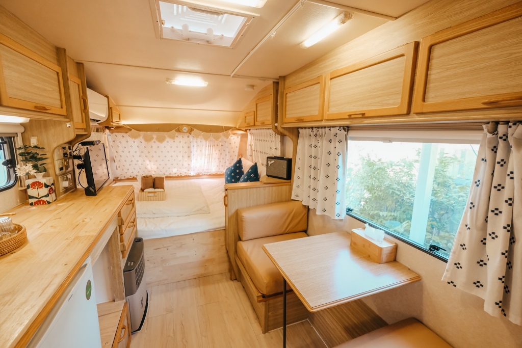 chill days, dharakiri, happy mind koh larn, koh larn villa resort, lareena resort koh larn, myth kohlarn, nomad resort, pause resort & bar, phan loft koh larn, radda sea house, sealey resort, suntosa resort, sweet box, sweet box bed and breakfast, sweet box เกาะล้าน, tawaen beach resort, tcvilla on beach, thandara kohlarn, the rest hotel, xanadu beach resort, กรีน ซีซั่น เกาะล้าน, กรีน ซีซั่น เฮาส์, ซันโตซา รีสอร์ท, ซานาดู บีช รีสอร์ท, ซานาดู บีช รีสอร์ท เกาะล้าน, ซีเล รีสอร์ท, ซีเลย์ รีสอร์ท, ดาราคีรี, ตาแหวน บีช รีสอร์ท, ทีซี วิลลา ออน บีช, ที่พักเกาะล้าน, ที่พักเกาะล้าน 2024, ที่พักเกาะล้าน 2567, ที่พักเกาะล้าน ติดทะเล, ที่พักเกาะล้าน ติดทะเล 2024, ที่พักเกาะล้าน ติดหาด, ที่พักเกาะล้าน แนะนำ, ที่พักเกาะล้านติดทะเล, ที่พักเกาะล้านติดทะเล 2567, ธันดารา, ธันดารา เกาะล้าน, บ้านริมน้ำ เกาะล้าน, พอส รีสอร์ท, พันลอฟท์ เกาะล้าน, ราชาวดี เกาะล้าน โซนมูนไลท์, ลารีน่า รีสอร์ท เกาะล้าน, วางเวลา, หาดตาแหวน, เกาะล้าน 2024, เกาะล้าน วิลลา รีสอร์ท, เช็คอิน รีสอร์ท เกาะล้าน, แฮปปี้ มายด์ เกาะล้าน, โนแมด รีสอร์ท, โนแมด รีสอร์ท เกาะล้าน, โรงแรมเดอะ เรสท์, top 30+ ที่พักเกาะล้าน [กรกฎาคม 2024] ติดทะเล พักผ่อนสุดชิลล์ ใกล้กรุงเทพฯ