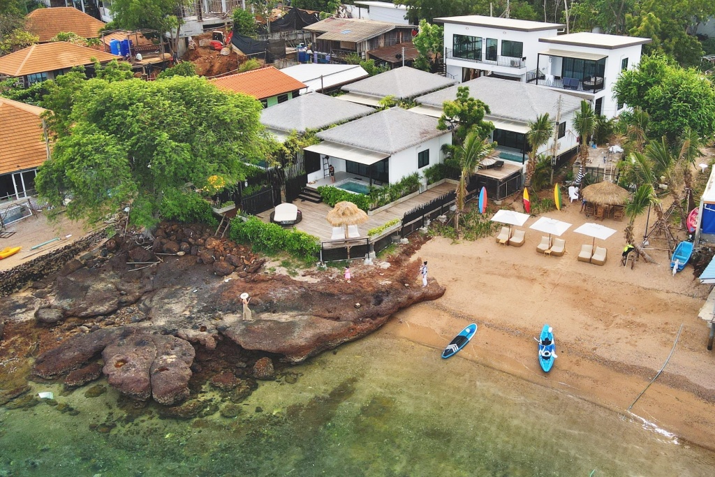 chill days, dharakiri, happy mind koh larn, koh larn villa resort, lareena resort koh larn, myth kohlarn, nomad resort, pause resort & bar, phan loft koh larn, radda sea house, sealey resort, suntosa resort, sweet box, sweet box bed and breakfast, sweet box เกาะล้าน, tawaen beach resort, tcvilla on beach, thandara kohlarn, the rest hotel, xanadu beach resort, กรีน ซีซั่น เกาะล้าน, กรีน ซีซั่น เฮาส์, ซันโตซา รีสอร์ท, ซานาดู บีช รีสอร์ท, ซานาดู บีช รีสอร์ท เกาะล้าน, ซีเล รีสอร์ท, ซีเลย์ รีสอร์ท, ดาราคีรี, ตาแหวน บีช รีสอร์ท, ทีซี วิลลา ออน บีช, ที่พักเกาะล้าน, ที่พักเกาะล้าน 2024, ที่พักเกาะล้าน 2567, ที่พักเกาะล้าน ติดทะเล, ที่พักเกาะล้าน ติดทะเล 2024, ที่พักเกาะล้าน ติดหาด, ที่พักเกาะล้าน แนะนำ, ที่พักเกาะล้านติดทะเล, ที่พักเกาะล้านติดทะเล 2567, ธันดารา, ธันดารา เกาะล้าน, บ้านริมน้ำ เกาะล้าน, พอส รีสอร์ท, พันลอฟท์ เกาะล้าน, ราชาวดี เกาะล้าน โซนมูนไลท์, ลารีน่า รีสอร์ท เกาะล้าน, วางเวลา, หาดตาแหวน, เกาะล้าน 2024, เกาะล้าน วิลลา รีสอร์ท, เช็คอิน รีสอร์ท เกาะล้าน, แฮปปี้ มายด์ เกาะล้าน, โนแมด รีสอร์ท, โนแมด รีสอร์ท เกาะล้าน, โรงแรมเดอะ เรสท์, top 30+ ที่พักเกาะล้าน [กรกฎาคม 2024] ติดทะเล พักผ่อนสุดชิลล์ ใกล้กรุงเทพฯ