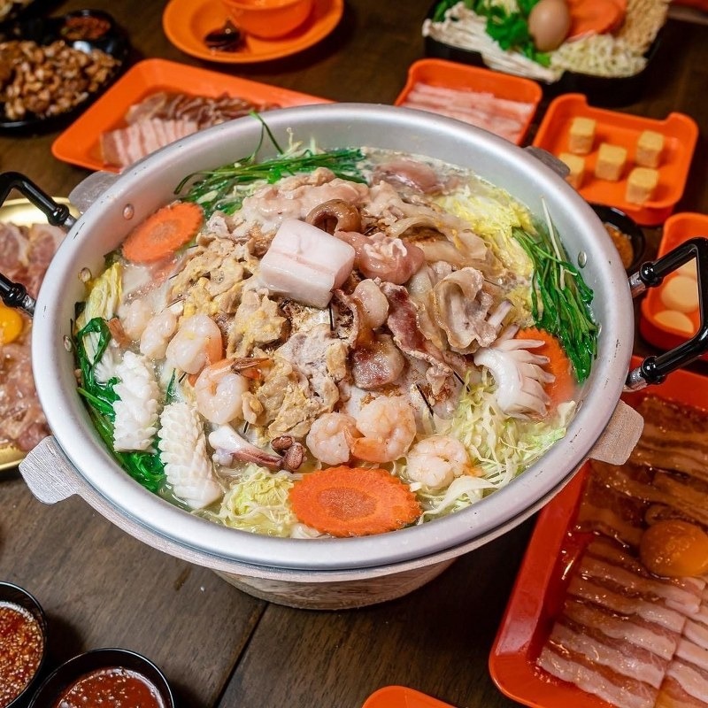 top 10+ ร้านอาหารสยาม 2567 ร้านเปิดใหม่ บรรยากาศดี อาหารอร่อย จัดเต็มเมนูคาวหวาน