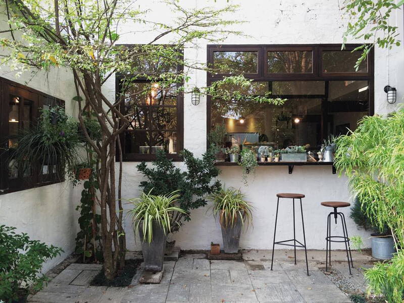 top 10+ คาเฟ่แพร่ 2567 คาเฟ่ในเมือง เปิดใหม่ ร้านสวย บรรยากาศดี กาแฟอร่อย