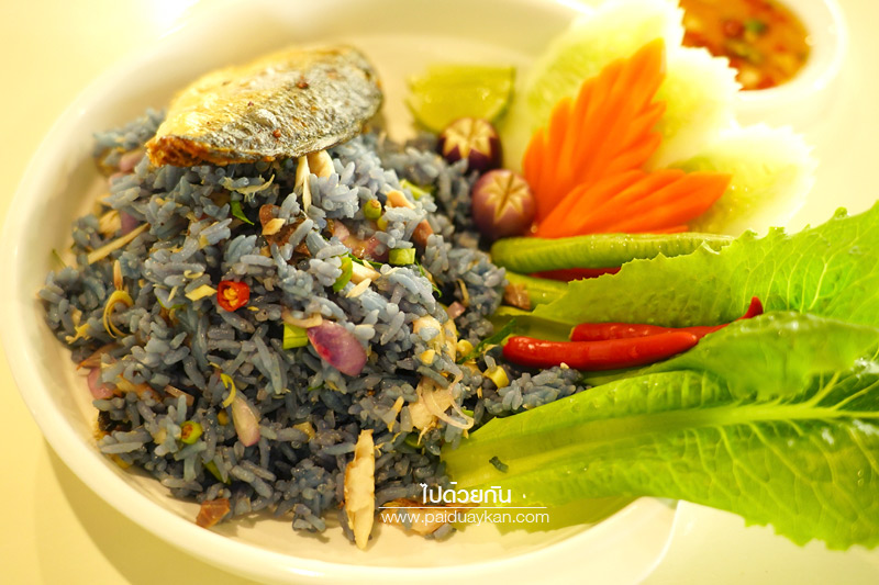 คาเฟ่ลาดพร้าว, บ้านมาลี, ร้านอาหารลาดพร้าว, บ้านมาลี ร้านอาหารบ้านไม้สีขาวในยุค 90