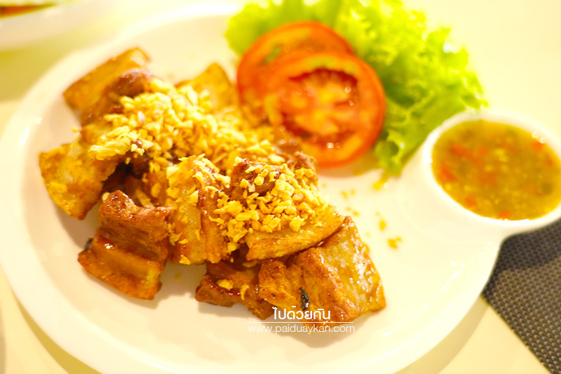 คาเฟ่ลาดพร้าว, บ้านมาลี, ร้านอาหารลาดพร้าว, บ้านมาลี ร้านอาหารบ้านไม้สีขาวในยุค 90