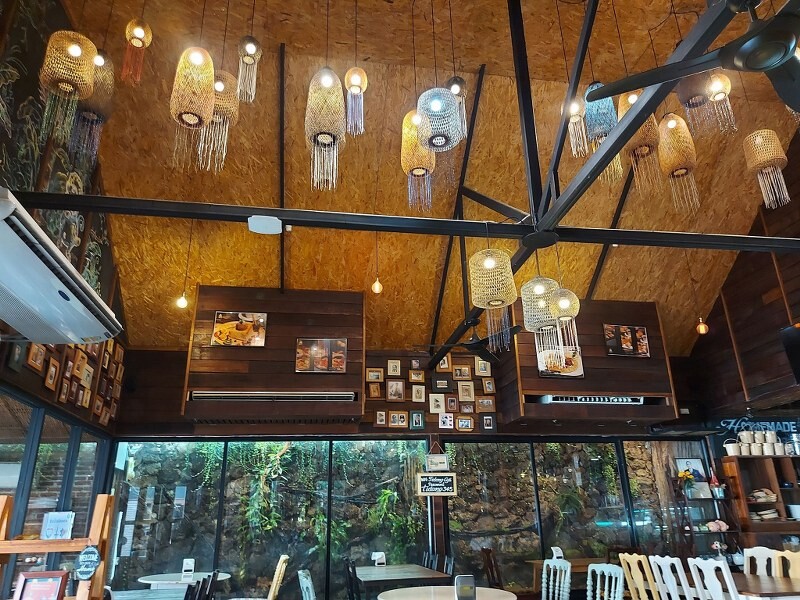 top 10+ คาเฟ่อ่างศิลา 2567 เขาสามมุข บรรยากาศดี ใกล้กรุงเทพ