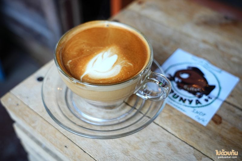 แม่กำปอง, ร้านกาแฟแม่, ปิรันย่า คอฟฟี่ แม่กำปอง ร้านฟีลโฮมมี่ กาแฟอร่อย