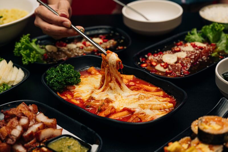 top 10+ restaurants for late night food in bangkok (2024 update)