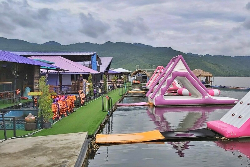 กาญจนบุรี, จองที่พักแพเมืองกาญ, ที่พัก, ที่พักเขื่อนศรีนครินทร์ 2567, ที่พักเมืองกาญ, ที่พักแพเขื่อนศรี 2024, ที่พักแพเขื่อนศรี 2567, ที่พักแพเขื่อนศรีนครินทร์ 2567, ที่เที่ยว, บ้านพักล่องแพ วินเทจ, รักษ์น้ำ รีสอร์ท, รายาบุรี รีสอร์ท, สกายเลควิวรีสอร์ท, สยามซิลเวอร์เลค รีสอร์ท, เขื่อนศรีนครินทร์, เดอะธาราเคปรีสอร์ท, เมืองกาญ, เลค เฮฟเว่น รีสอร์ท, แพที่พักกลางน้ำ, แพนันทนา, แพเขื่อนศรีนครินทร์, แพเขื่อนศรีนครินทร์ 2024, แพเขื่อนศรีนครินทร์ 2567, แพเมืองกาญ 2024, แพเมืองกาญ 2567, top 10+ ที่พัก แพเขื่อนศรีนครินทร์ [กรกฎาคม 2024] กาญจนบุรี บรรยากาศดี เล่นน้ำได้