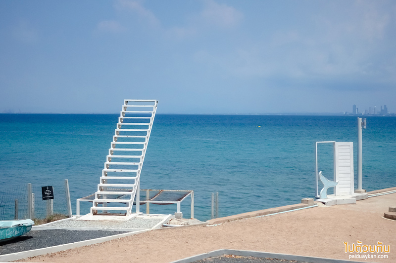 คาเฟ่เกาะล้าน, indigo-cafe เกาะล้าน, indigo cafe คาเฟ่สีขาวน่ารักตัดกับน้ำทะเลสีฟ้า 