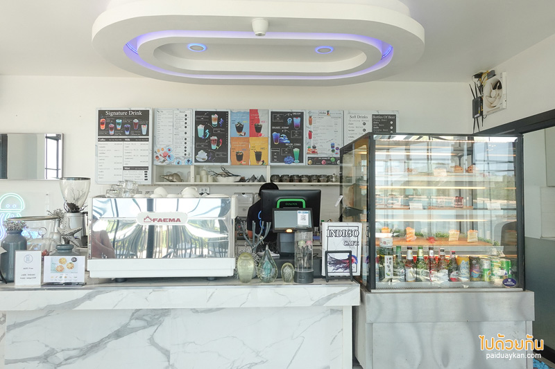 คาเฟ่เกาะล้าน, indigo-cafe เกาะล้าน, indigo cafe คาเฟ่สีขาวน่ารักตัดกับน้ำทะเลสีฟ้า 