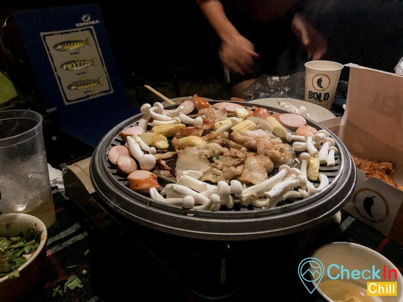 มะหาดไทย-ธารา, กางเต็นท์ราชบุรี, กางเต็นท์สวนผึ้ง, มหาดไทยธารา, ราชบุรี, ลานกางเต็นท์, ลานกางเต็นท์ใกล้กทม, ลานกางเต็นท์ใกล้กรุงเทพ, สถานที่แคมป์ปิ้ง, แคมป์ปิ้ง ใกล้กรุงเทพ, แคมป์ปิ้งกางเต็นท์, พาชม สวิตเซอร์แลนด์เมืองไทย กับ “มะหาด-ไทธารา” จังหวัดราชบุรี