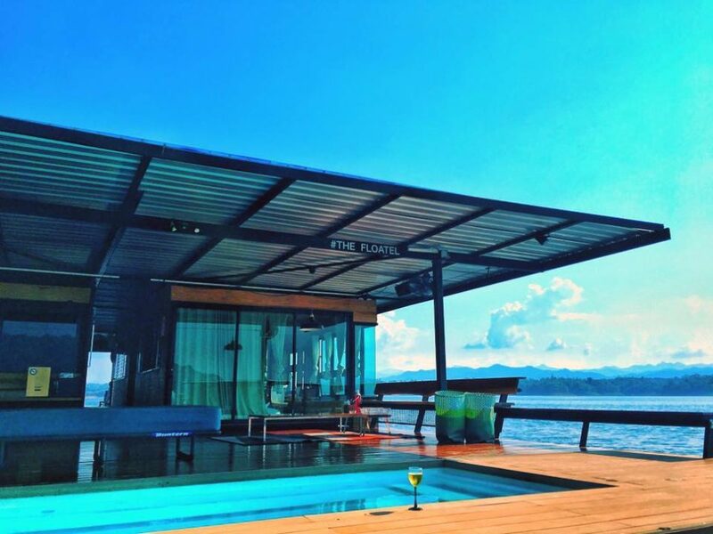 top 7+ ที่พัก แพกาญจนบุรี 2567 แพเขื่อนศรีนครินทร์นอนสบาย วิวสวยอลัง