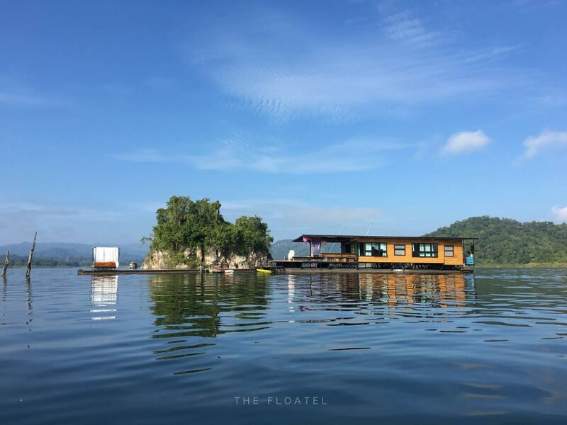 top 7+ ที่พัก แพกาญจนบุรี 2567 แพเขื่อนศรีนครินทร์นอนสบาย วิวสวยอลัง