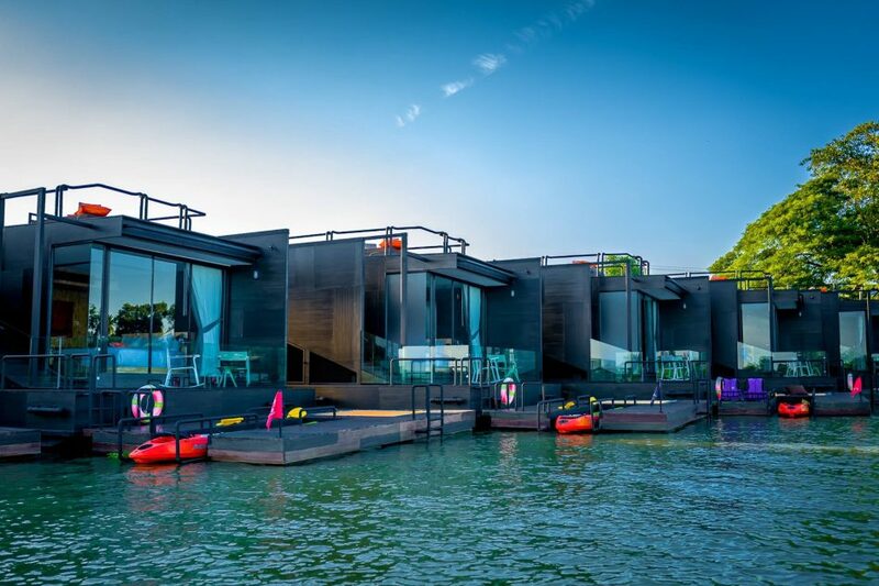 top 7+ ที่พัก แพกาญจนบุรี 2567 แพเขื่อนศรีนครินทร์นอนสบาย วิวสวยอลัง