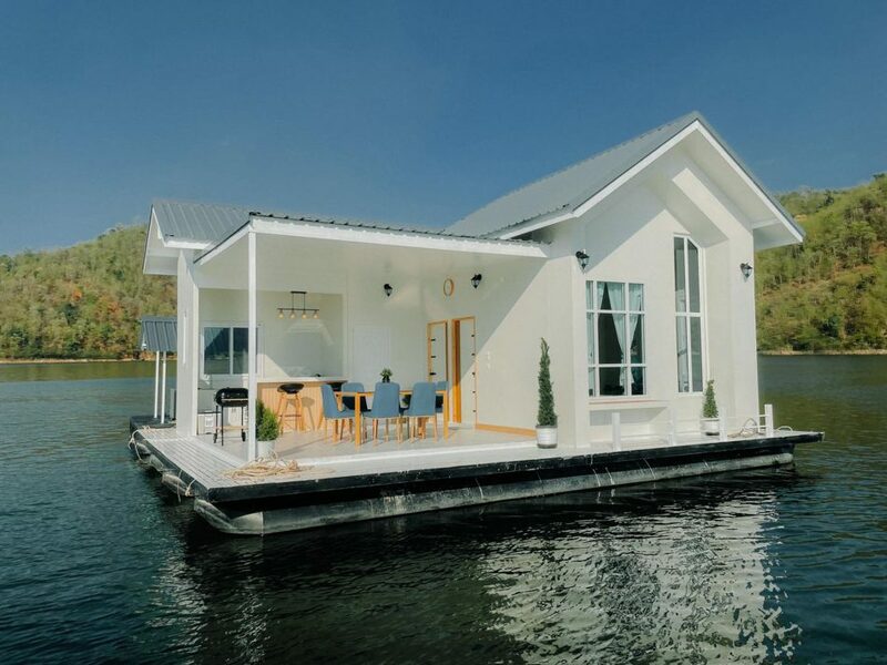 top 7+ ที่พัก แพกาญจนบุรี 2567 แพเขื่อนศรีนครินทร์นอนสบาย วิวสวยอลัง