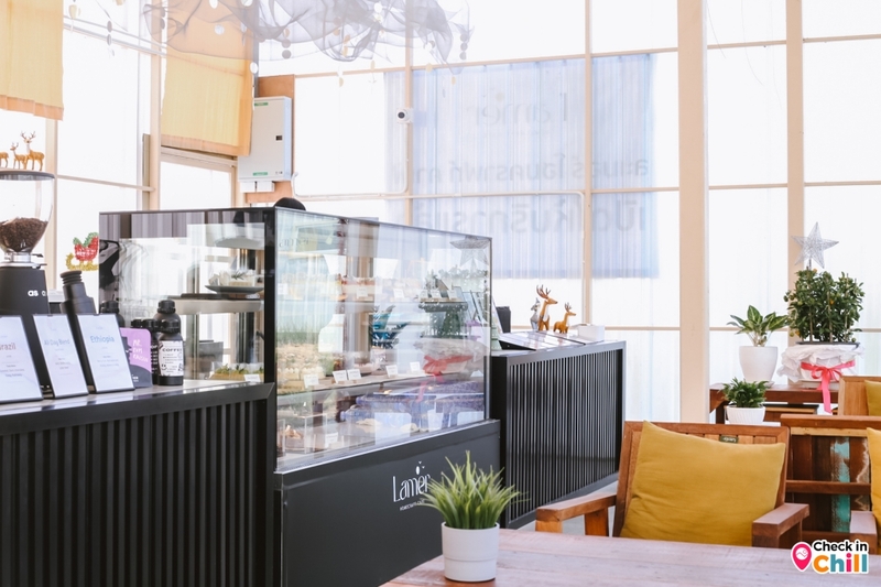 lamer cafe, lamer homecraft, lamer homecraft cafe, คาเฟ่, คาเฟ่ ทุ่งนา, คาเฟ่ ปทุมธานี, คาเฟ่ชานเมือง, คาเฟ่เปิดใหม่, คาเฟ่เปิดใหม่ ปทุมธานี, คาเฟ่ใกล้กรุงเทพ, คาเฟ่ใกล้ฉัน, ละเมอ คาเฟ่, ละเมอ คาเฟ่ ปทุมธานี, ละเมอร์ คาเฟ่, ละเมอร์ โฮมคราฟท์, รีวิว ร้าน lamer homecraft cafe เปิดใหม่ปทุมธานี สไตล์โมเดิร์นโฮมมี่ ท่ามกลางวิวทุ่งนา