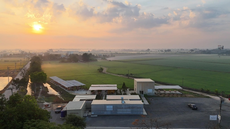 lamer cafe, lamer homecraft, lamer homecraft cafe, คาเฟ่, คาเฟ่ ทุ่งนา, คาเฟ่ ปทุมธานี, คาเฟ่ชานเมือง, คาเฟ่เปิดใหม่, คาเฟ่เปิดใหม่ ปทุมธานี, คาเฟ่ใกล้กรุงเทพ, คาเฟ่ใกล้ฉัน, ละเมอ คาเฟ่, ละเมอ คาเฟ่ ปทุมธานี, ละเมอร์ คาเฟ่, ละเมอร์ โฮมคราฟท์, รีวิว ร้าน lamer homecraft cafe เปิดใหม่ปทุมธานี สไตล์โมเดิร์นโฮมมี่ ท่ามกลางวิวทุ่งนา