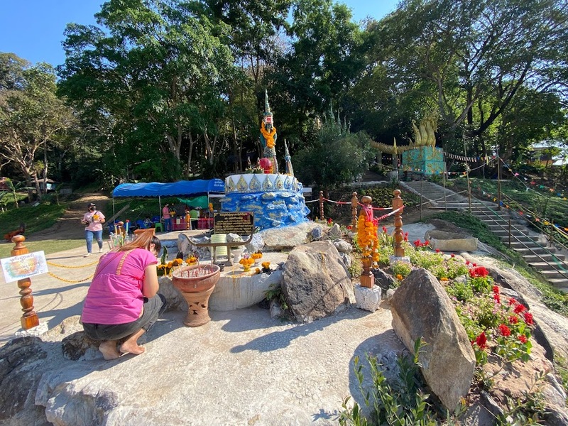 akha farmville, choui fong, singha park, กาดเจียงฮายรำลึก, ขุนน้ำนางนอน, คอฟฟี่ฮิลล์, จุดชมวิวดอยช้างมูบ, ช่องเขาขาด, ฐานปฏิบัติการดอยช้างมูบ, ดอยผาตั้ง, ดอยผาหมี, ดอยแม่สลอง, ตลาดแม่สาย, ตุงหลวงเฉลิมพระเกียรติ, ถนนคนเดินเชียงราย, ถ้ำหลวง ขุนน้ำนางนอน, ที่เที่ยวเชียงราย, ที่เที่ยวเชียงราย 2023, ที่เที่ยวเชียงราย 2566, ที่เที่ยวเชียงราย ธรรมชาติ, ที่เที่ยวเชียงราย ในเมือง, ที่เที่ยวเชียงรายใกล้ฉัน, ผาฮี้, พระธาตุดอยแม่ย่าม่อน, พระอุโบสถสีน้ำเงิน, พระโพธิสัตว์กวนอิมใหญ่ที่สุดในไทย, พิพิธภัณฑ์บ้านดำ, ฟาร์มแกะ ดอยช้าง, ภูชี้ดาว, ภูชี้ฟ้า, วัดป่าญะ, วัดพระธาตุดอยตุง, วัดพระธาตุแม่ย่าม่อน, วัดร่องขุ่น, วัดร่องเสือเต้น, วัดห้วยปลากั้ง, สวนคุณปู่ life museum, สวนคุณปู่ เชียงราย, สะพานไม้ไผ่ไร่ผาฮี้, สามเหลี่ยมทองคำ, สิงห์ปาร์ค, หมู่บ้านกะเหรี่ยงคอยาว, หมู่บ้านชาวเขากะเหรี่ยงคอยาว, หมู่บ้านสันติคีรี, อนุสาวรีย์พ่อขุนเม็งรายมหาราช, อาข่า ฟาร์ม, เชียงราย, เชียงราย 2023, เชียงราย 2566, เชียงรายไนท์บาซาร์, เที่ยวเชียงราย, โชคธรรมเจดีย์ 9 ชั้น, ไร่ชาฉุยฟง, ไฮเดรนเยีย ดอยแม่มอญ, ไฮเดรนเยียซัง, top 25+ ที่เที่ยวเชียงราย [กรกฎาคม 2024] ไหว้พระ ชมธรรมชาติ สัมผัสวิถีชีวิตชาวเขา ที่ดินแดนเหนือสุดประเทศไทย