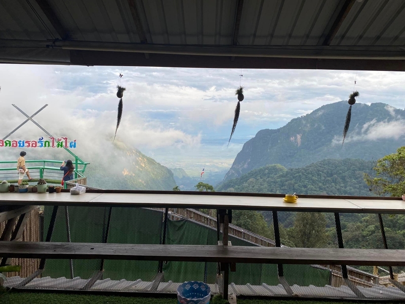 akha farmville, choui fong, singha park, กาดเจียงฮายรำลึก, ขุนน้ำนางนอน, คอฟฟี่ฮิลล์, จุดชมวิวดอยช้างมูบ, ช่องเขาขาด, ฐานปฏิบัติการดอยช้างมูบ, ดอยผาตั้ง, ดอยผาหมี, ดอยแม่สลอง, ตลาดแม่สาย, ตุงหลวงเฉลิมพระเกียรติ, ถนนคนเดินเชียงราย, ถ้ำหลวง ขุนน้ำนางนอน, ที่เที่ยวเชียงราย, ที่เที่ยวเชียงราย 2023, ที่เที่ยวเชียงราย 2566, ที่เที่ยวเชียงราย ธรรมชาติ, ที่เที่ยวเชียงราย ในเมือง, ที่เที่ยวเชียงรายใกล้ฉัน, ผาฮี้, พระธาตุดอยแม่ย่าม่อน, พระอุโบสถสีน้ำเงิน, พระโพธิสัตว์กวนอิมใหญ่ที่สุดในไทย, พิพิธภัณฑ์บ้านดำ, ฟาร์มแกะ ดอยช้าง, ภูชี้ดาว, ภูชี้ฟ้า, วัดป่าญะ, วัดพระธาตุดอยตุง, วัดพระธาตุแม่ย่าม่อน, วัดร่องขุ่น, วัดร่องเสือเต้น, วัดห้วยปลากั้ง, สวนคุณปู่ life museum, สวนคุณปู่ เชียงราย, สะพานไม้ไผ่ไร่ผาฮี้, สามเหลี่ยมทองคำ, สิงห์ปาร์ค, หมู่บ้านกะเหรี่ยงคอยาว, หมู่บ้านชาวเขากะเหรี่ยงคอยาว, หมู่บ้านสันติคีรี, อนุสาวรีย์พ่อขุนเม็งรายมหาราช, อาข่า ฟาร์ม, เชียงราย, เชียงราย 2023, เชียงราย 2566, เชียงรายไนท์บาซาร์, เที่ยวเชียงราย, โชคธรรมเจดีย์ 9 ชั้น, ไร่ชาฉุยฟง, ไฮเดรนเยีย ดอยแม่มอญ, ไฮเดรนเยียซัง, top 25+ ที่เที่ยวเชียงราย [กรกฎาคม 2024] ไหว้พระ ชมธรรมชาติ สัมผัสวิถีชีวิตชาวเขา ที่ดินแดนเหนือสุดประเทศไทย