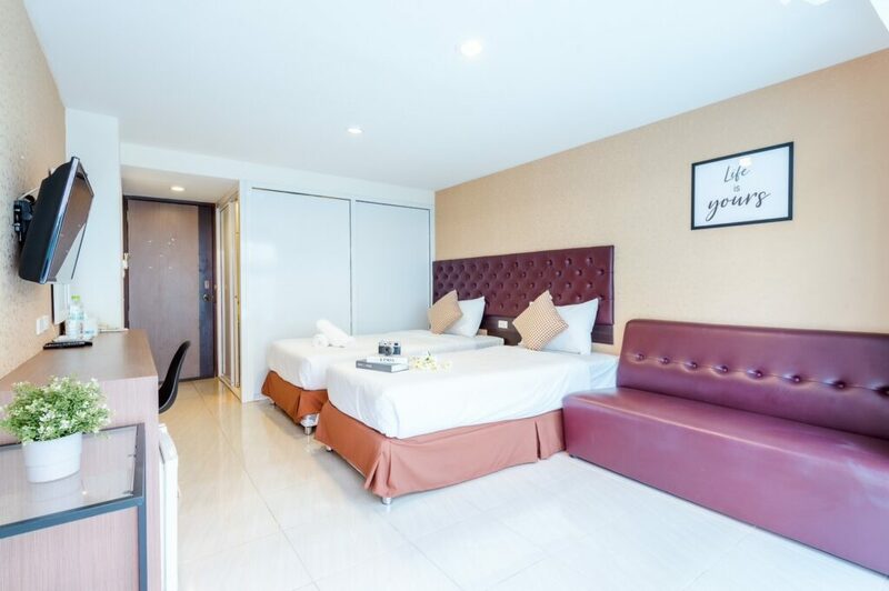 pool lay stay 32 poolvilla pattaya พักสบายกับครอบครัว