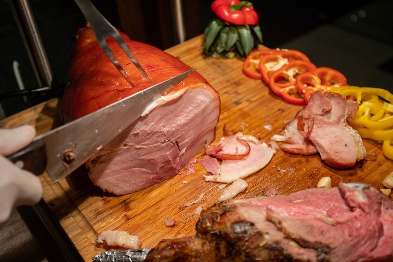 บุฟเฟ่ต์โรงแรมระยอง : รวม 4 บุฟเฟ่ต์โรงแรมระยองต้องตามมาลองถึงจะรู้, Tapestry Restaurant, โรงแรมคลาสสิค คามิโอ , ห้องอาหาร C-Salt Cafe' , Rayong Marriott Resort and Spa,  The Brasserie Global Dining, Holiday Inn &amp; Suites Rayong City Centre, California Steak, โรงแรม คามิโอ เฮ้าส์ ระยอง