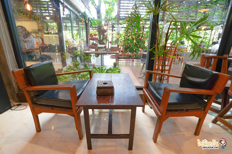 ร้านกาแฟตาก, ร้านอาหารตาก, คาเฟ่ตาก, เถียงนา คอฟฟี่ แอนด์เบเกอรี่ฟาร์ม, เถียงนา คอฟฟี่ ร้านอาหารบ้านไม้สไตล์วินเทจ