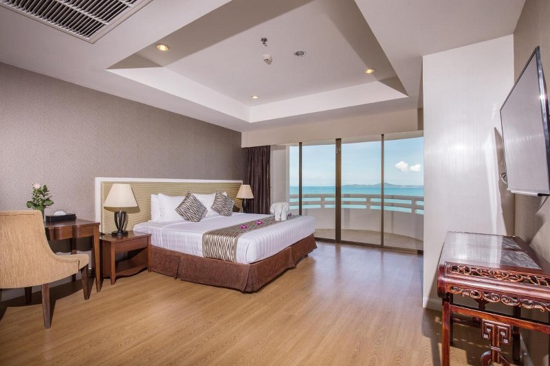 พัทยา, top 10+ ที่พักดูพลุพัทยา 2567 โรงแรมดูพลุพัทยาได้จากในห้องนอน ติดทะเล