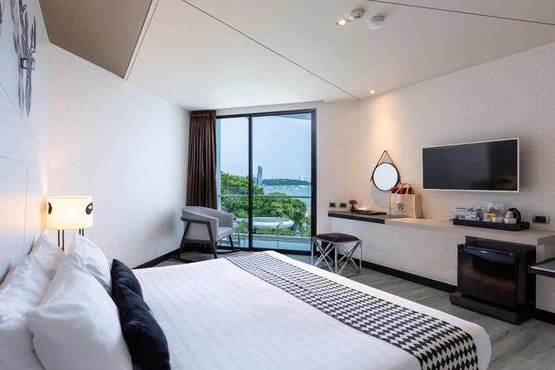 พัทยา, top 10+ ที่พักดูพลุพัทยา 2567 โรงแรมดูพลุพัทยาได้จากในห้องนอน ติดทะเล