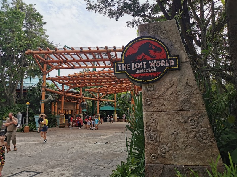 ancient egypt, hello kitty studio, jurassic park, jurassic park rapids adventure, minions, resorts world sentosa, revenge of the mummy, sentosa, sesame street, sesame street spaghetti space chase, shrek, the lost world, the mummy, transformers, transformers the ride, treasure hunters, universal express, universal express pass, universal express unlimited, universal singapore มีอะไรบ้าง, universal studios, universal studios singapore, universal studios singapore มีอะไรบ้าง, velociraptor, ที่เที่ยวสิงคโปร์, ยูนิเวอร์แซล สิงคโปร์, สวนสนุก, สิงคโปร์, สิงคโปร์ 2024, เที่ยวสิงคโปร์ 2024, เที่ยวสิงคโปร์ 2567, เที่ยว universal studios singapore แบบเต็มพิกัด ตื่นเต้นกับสวนสนุกสุดมันส์และจุดถ่ายรูปที่ห้ามพลาด