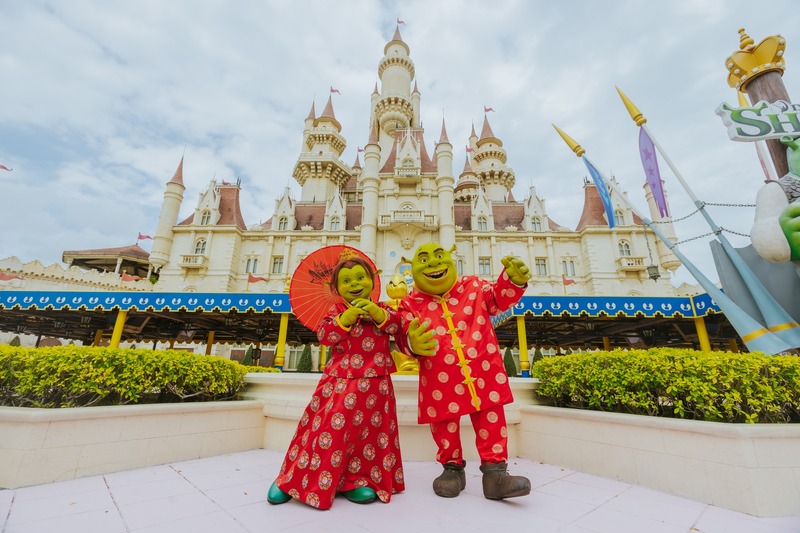 ancient egypt, hello kitty studio, jurassic park, jurassic park rapids adventure, minions, resorts world sentosa, revenge of the mummy, sentosa, sesame street, sesame street spaghetti space chase, shrek, the lost world, the mummy, transformers, transformers the ride, treasure hunters, universal express, universal express pass, universal express unlimited, universal singapore มีอะไรบ้าง, universal studios, universal studios singapore, universal studios singapore มีอะไรบ้าง, velociraptor, ที่เที่ยวสิงคโปร์, ยูนิเวอร์แซล สิงคโปร์, สวนสนุก, สิงคโปร์, สิงคโปร์ 2024, เที่ยวสิงคโปร์ 2024, เที่ยวสิงคโปร์ 2567, เที่ยว universal studios singapore แบบเต็มพิกัด ตื่นเต้นกับสวนสนุกสุดมันส์และจุดถ่ายรูปที่ห้ามพลาด