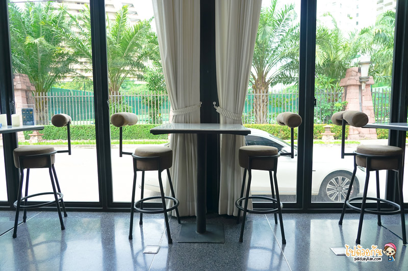 คาเฟ่พัทยา, pink salmon café, คาเฟ่ปิคนิคริมทะเล, pink salmon cafe ปิคนิคริมทะเล ทานของอร่อย แชะภาพสวย