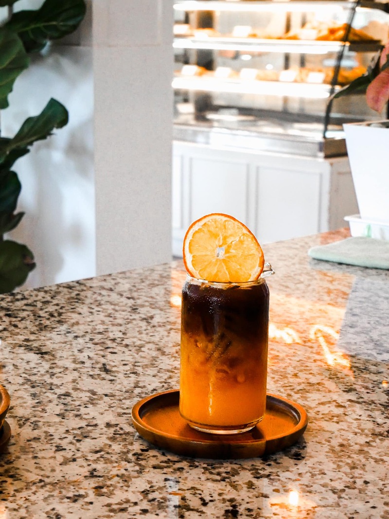 คาเฟ่ จังหวัดเพชรบุรี : รวมคาเฟ่น่านั่ง บรรยากาศดี ไม่ควรพลาด จังหวัดเพชรบุรี!